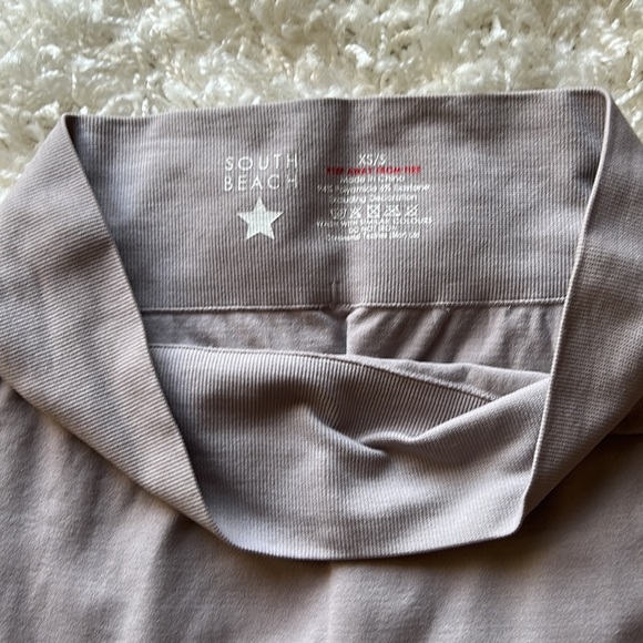 Like new purple tie dye leggings. Size xs/s - Picture 2 of 3